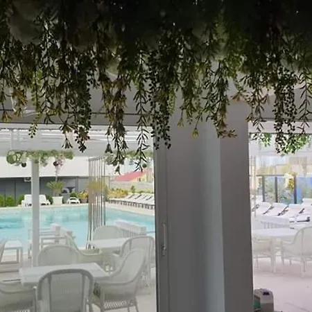 Apartament Zigzag 3 Camere Cu Piscina - Mamaia Nord Lägenhet *