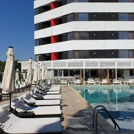 Apartament Zigzag 3 Camere Cu Piscina - Mamaia Nord Lägenhet