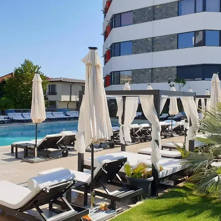 Apartament Zigzag 3 Camere Cu Piscina - Mamaia Nord Lägenhet
